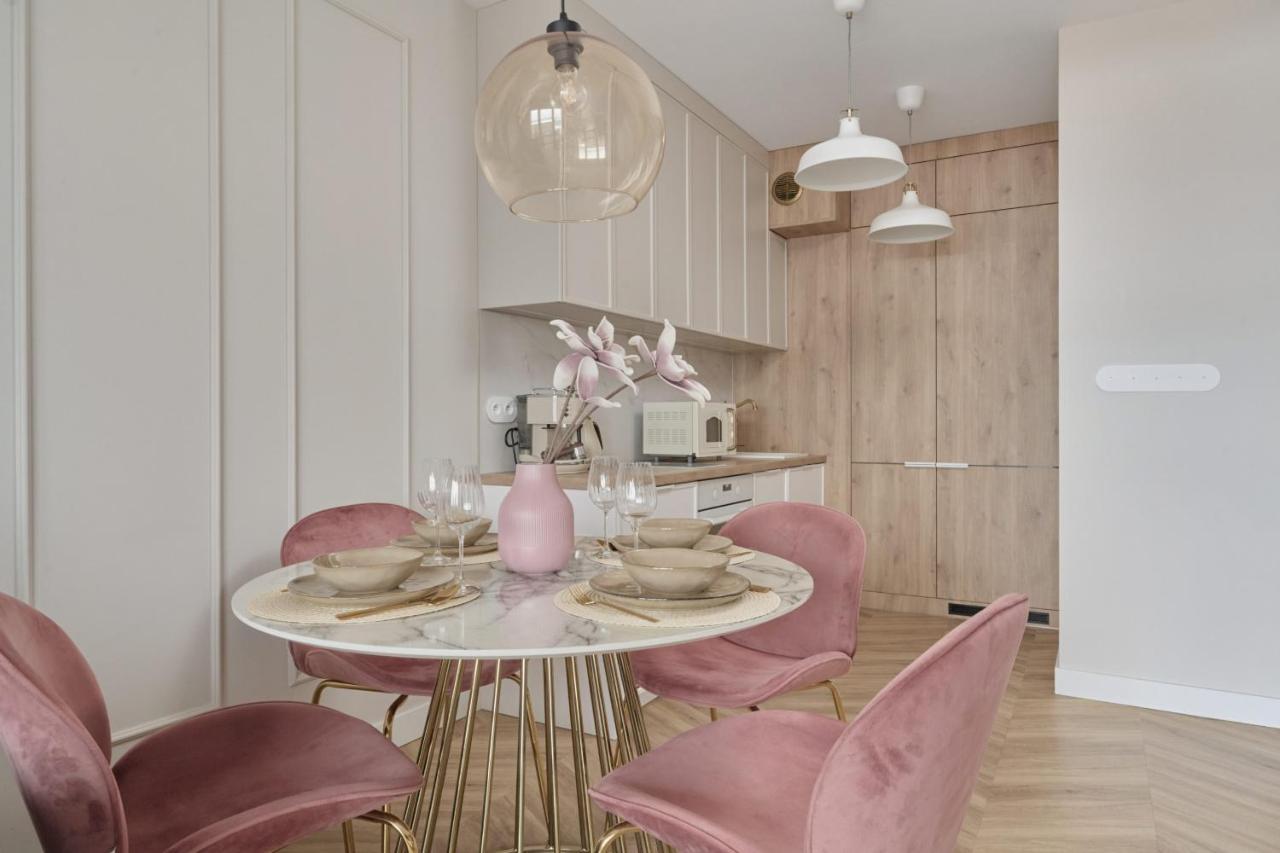 Elegant Apartment With Balcony Krakowska Wroclaw By Renters Prestige エクステリア 写真