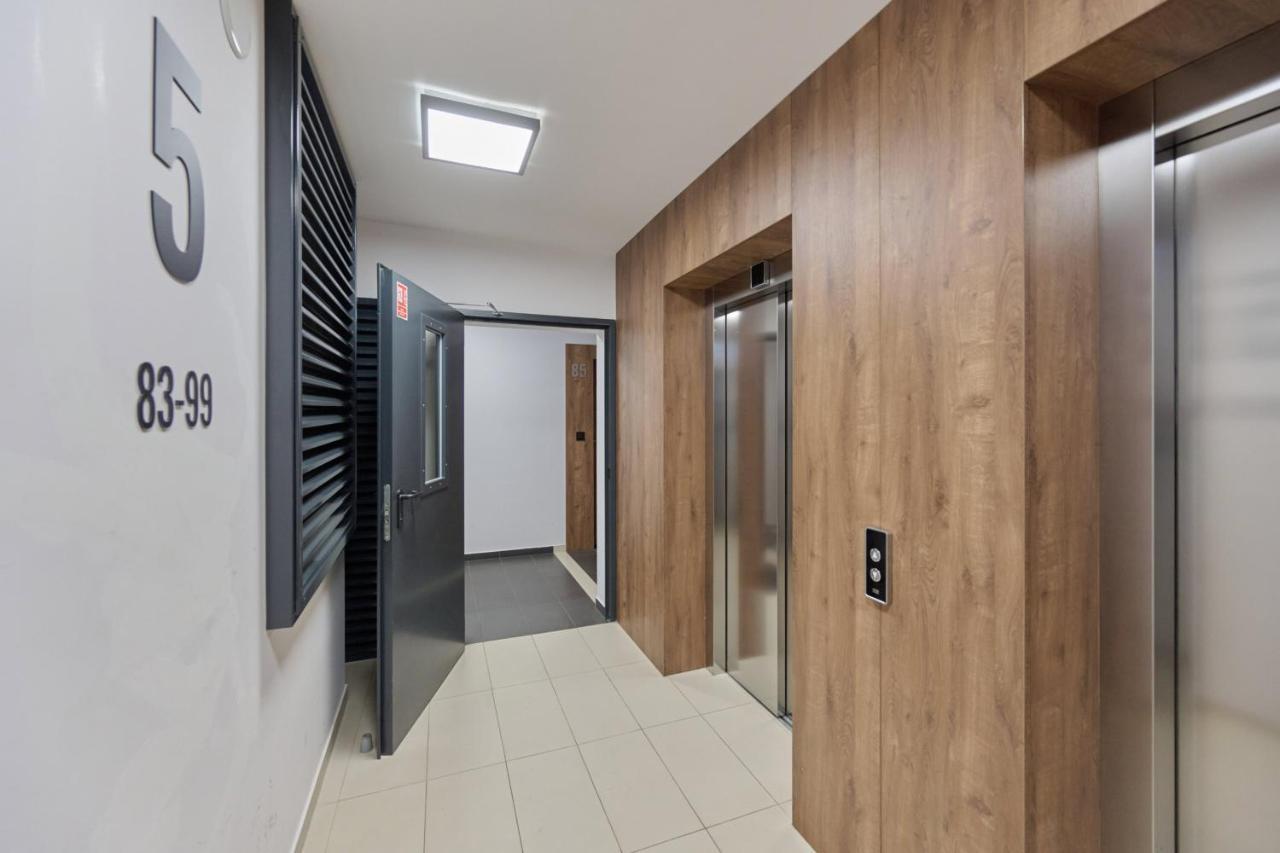 Elegant Apartment With Balcony Krakowska Wroclaw By Renters Prestige エクステリア 写真